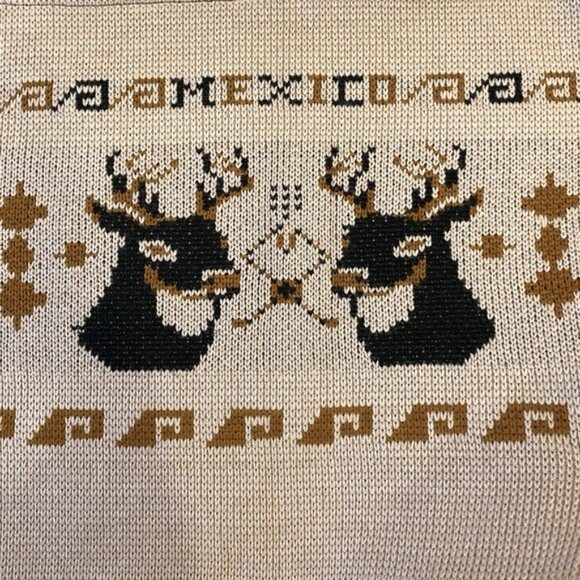 Vintage Bohemian Mexican knit blanket poncho with deer/buck design. One size - Picture 4 of 6